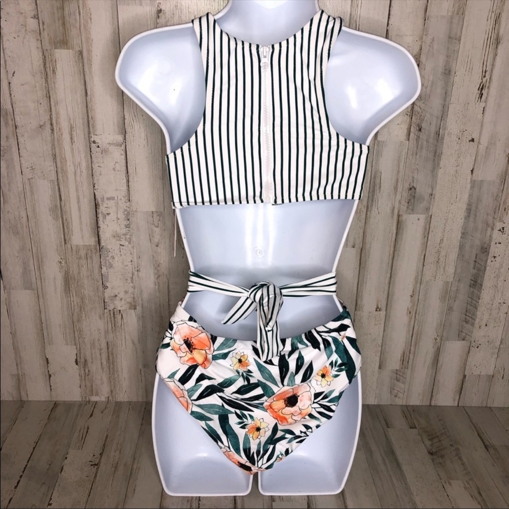 Cupshe Floral Print Halter One Piece Swimsuit - Picture 3 of 5